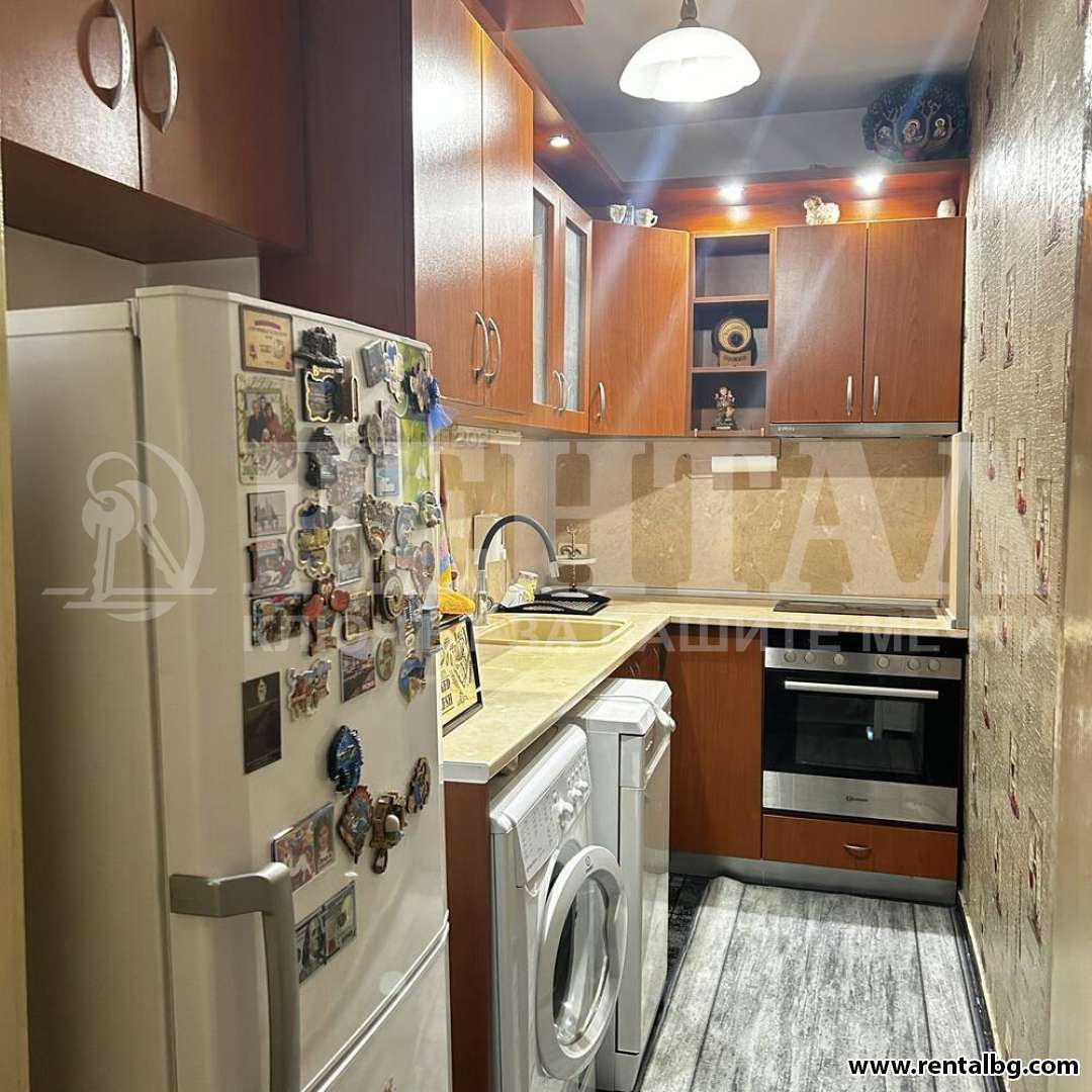 Просторен апартамент в Център 1 5