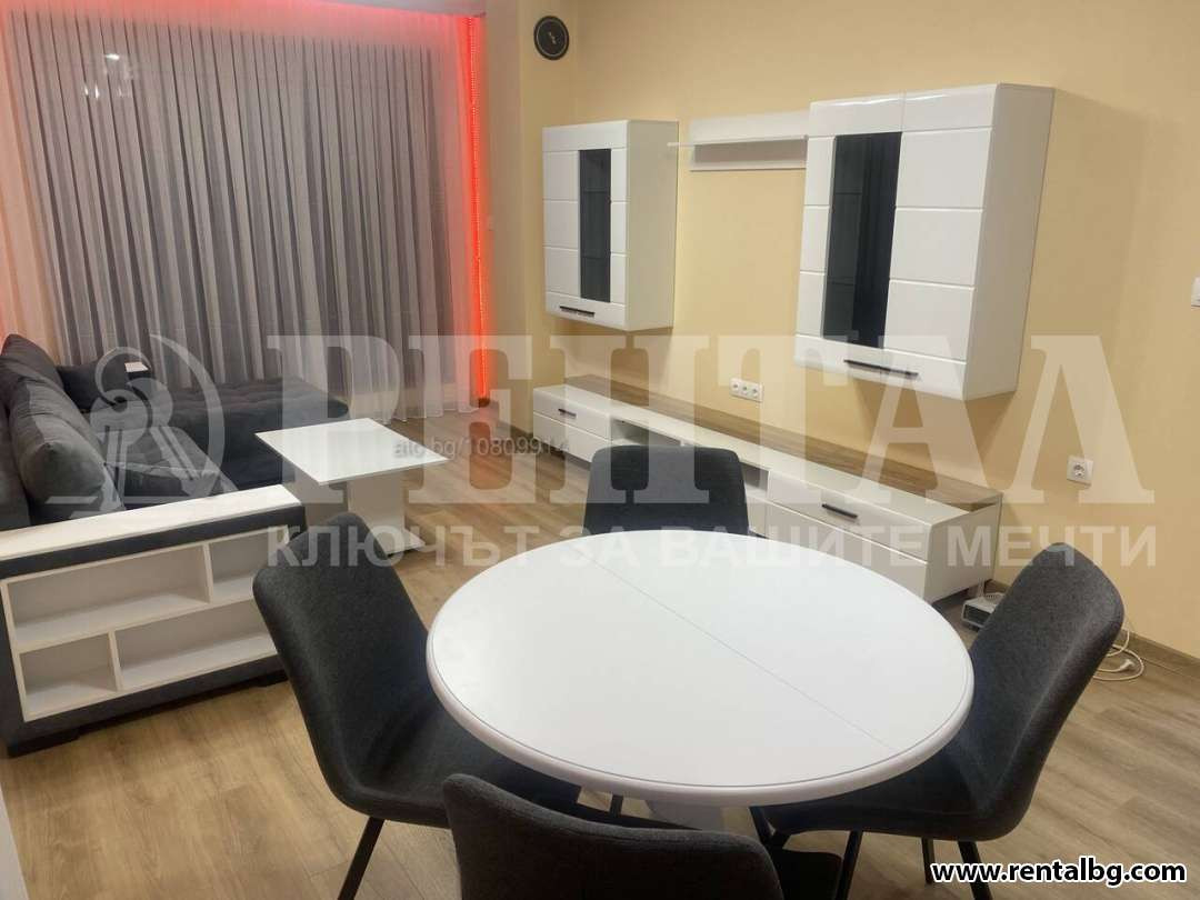 Просторен апартамент в Тракия 5 7