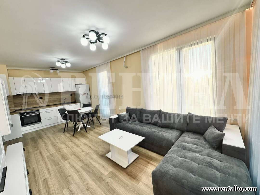 Просторен апартамент в Тракия 5 3